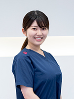 歯科医師 芳川 真梨